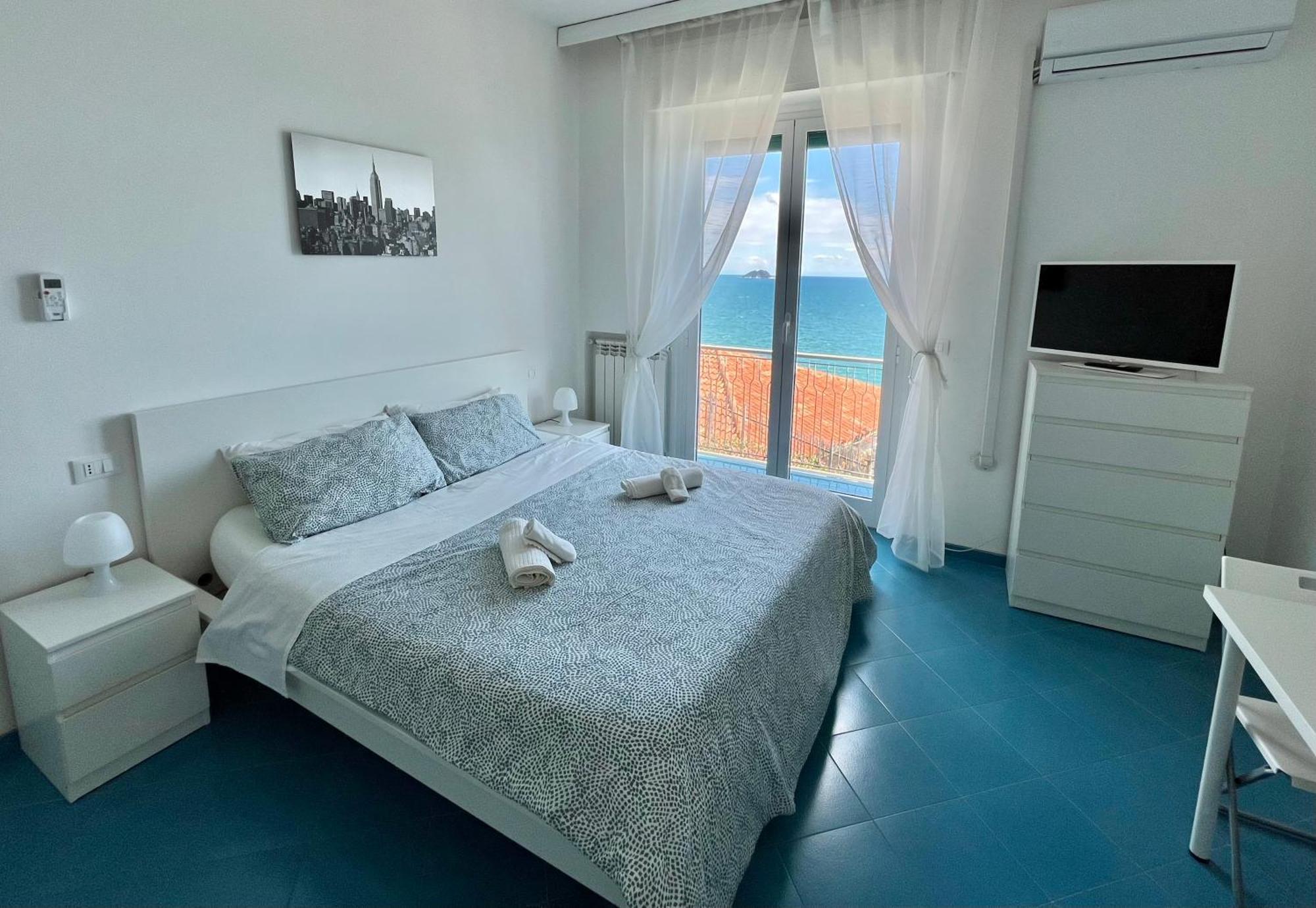 Vista Mare & Ac - Smeraldo Apartment Laigueglia Bagian luar foto